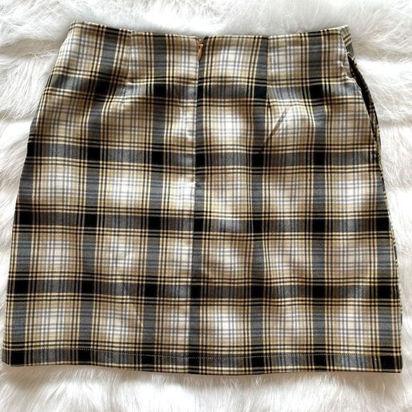 Urban Outfitters Plaid Skirt (S) - Picture 5 of 7